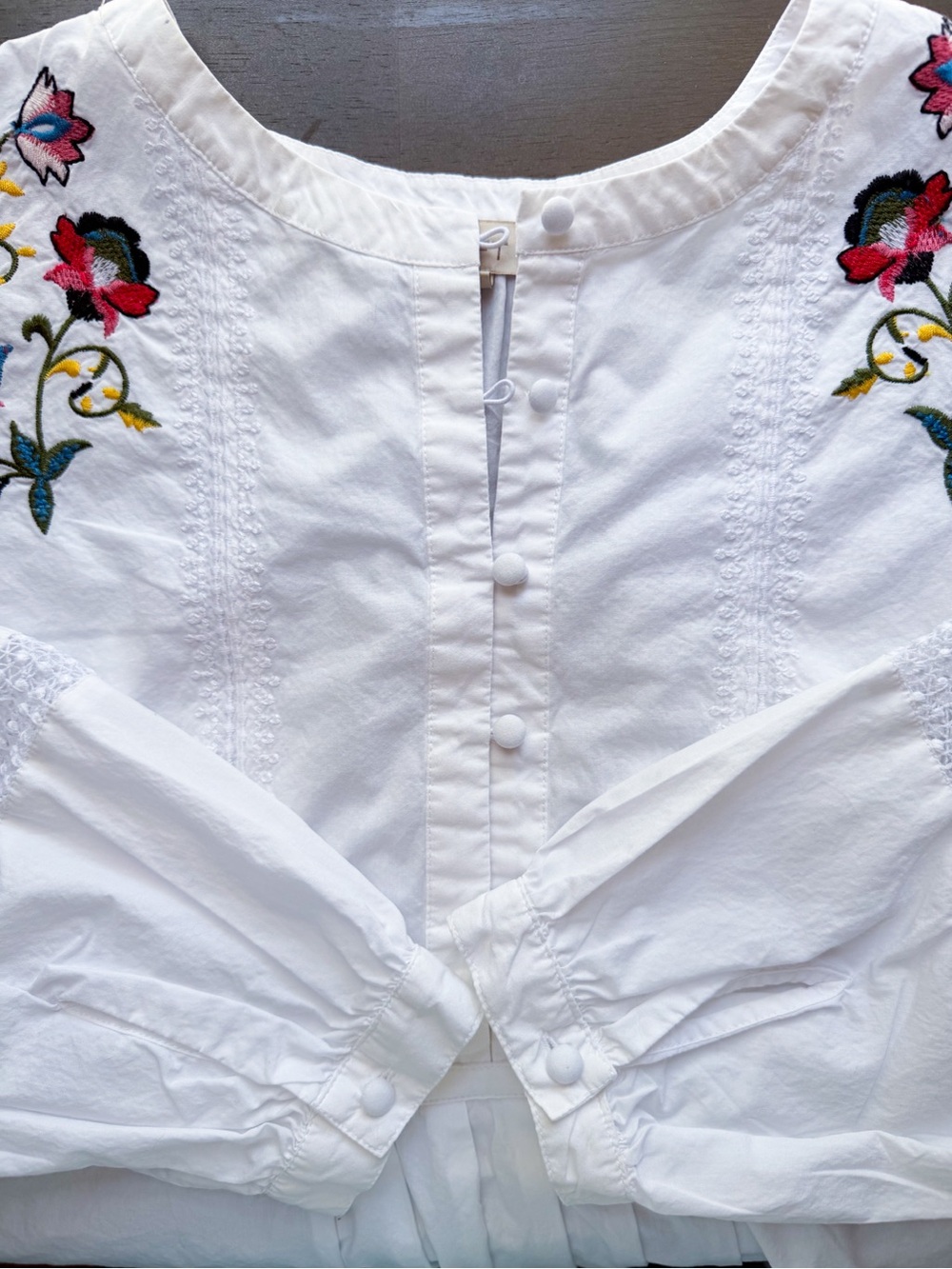 LOFT White Embroidered Floral Boho Blouse Lace Detail Peasant 100% Cotton M EUC - Picture 3 of 8